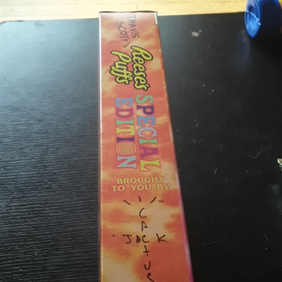 Travis Scott's reeses puffs special edition - Picture 3 of 3